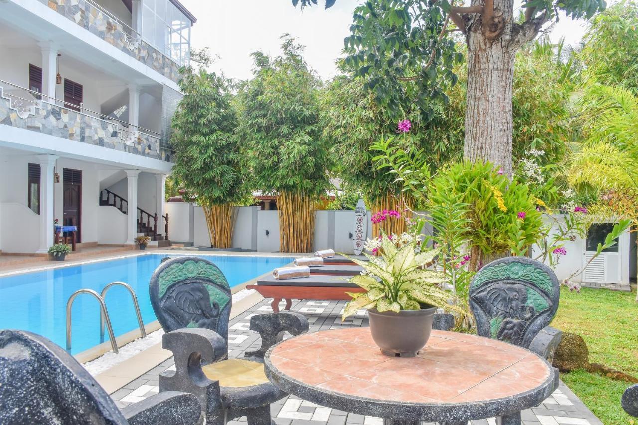 Villa De White Sambur Hikkaduwa Exterior photo