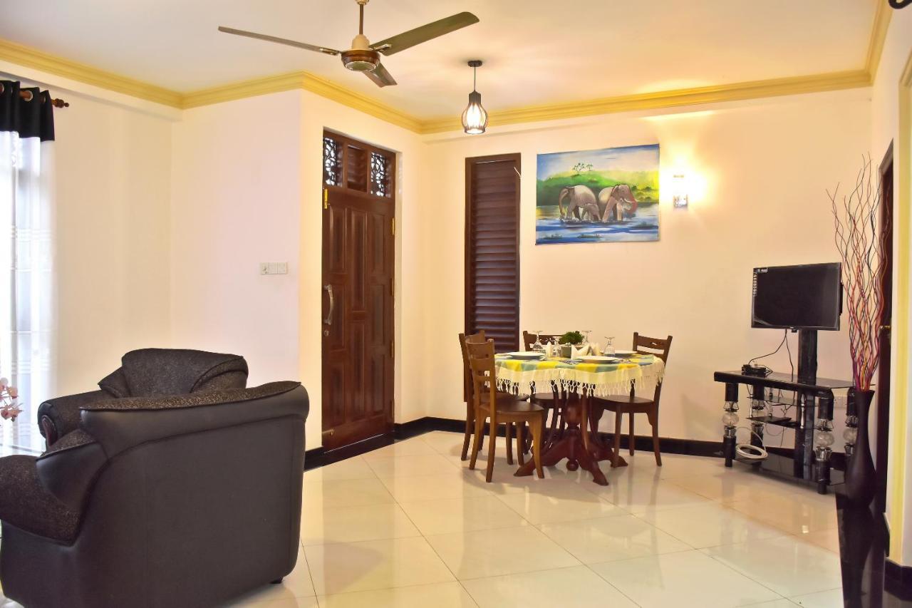 Villa De White Sambur Hikkaduwa Exterior photo