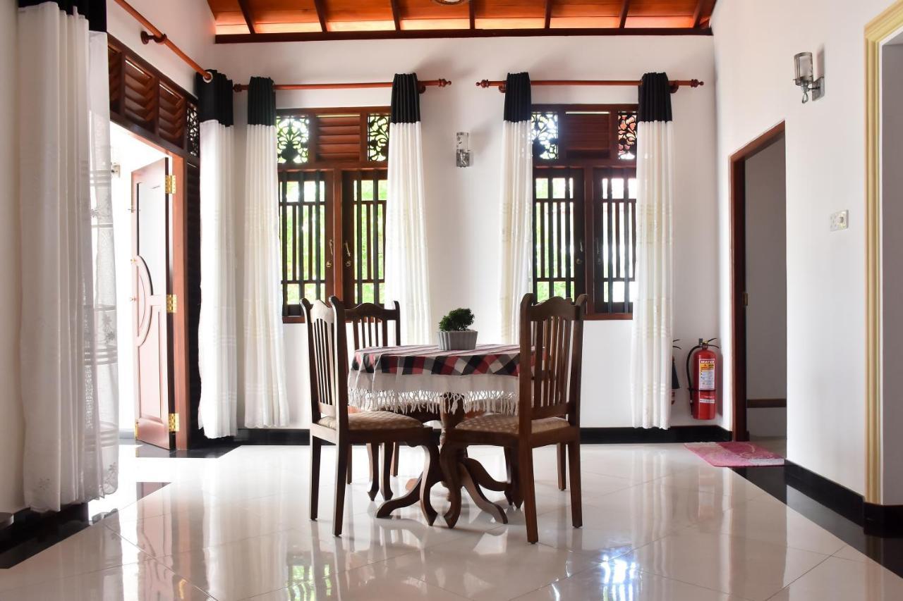 Villa De White Sambur Hikkaduwa Exterior photo
