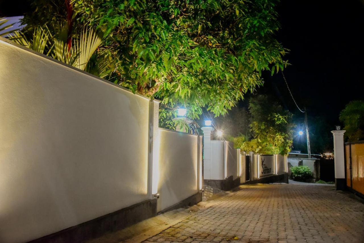 Villa De White Sambur Hikkaduwa Exterior photo